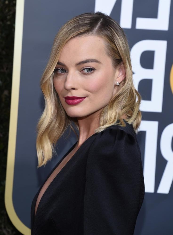 25P Margot Robbie Cum Museum