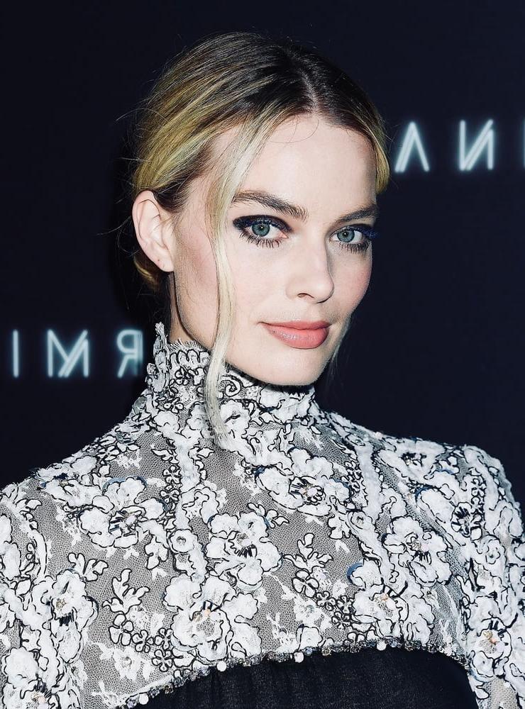 25P Margot Robbie Cum Museum