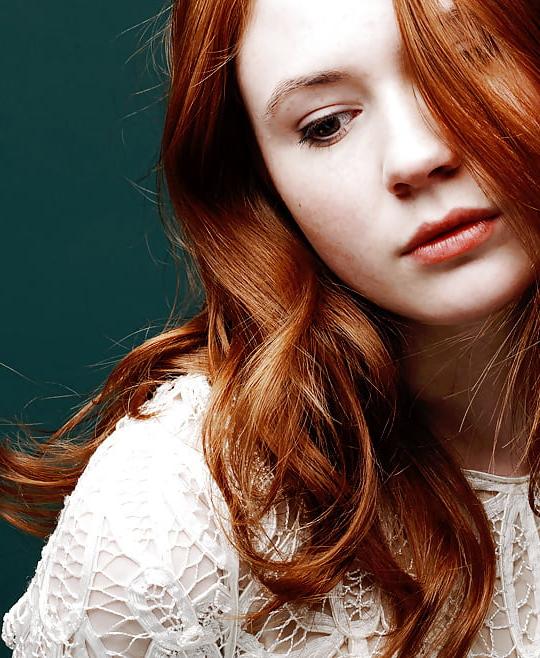 25P Karen Gillan Cum Museum