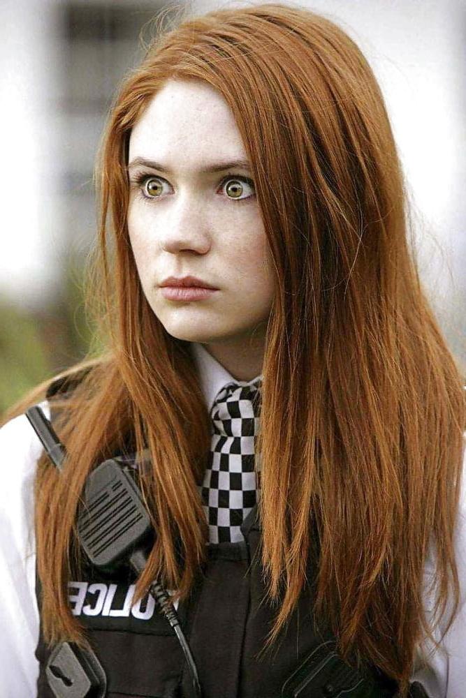 25P Karen Gillan Cum Museum