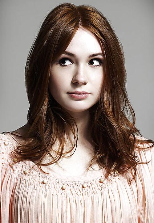 25P Karen Gillan Cum Museum