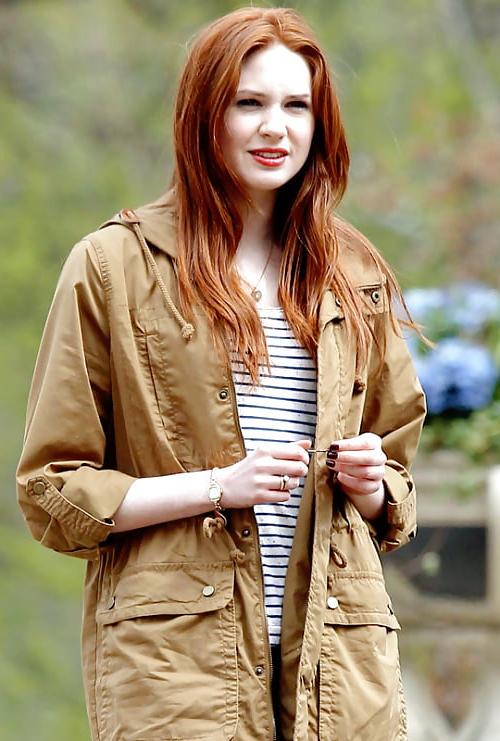 25P Karen Gillan Cum Museum