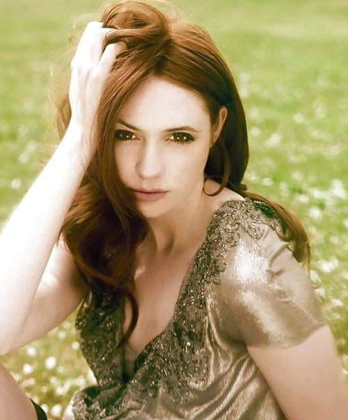 25P Karen Gillan Cum Museum