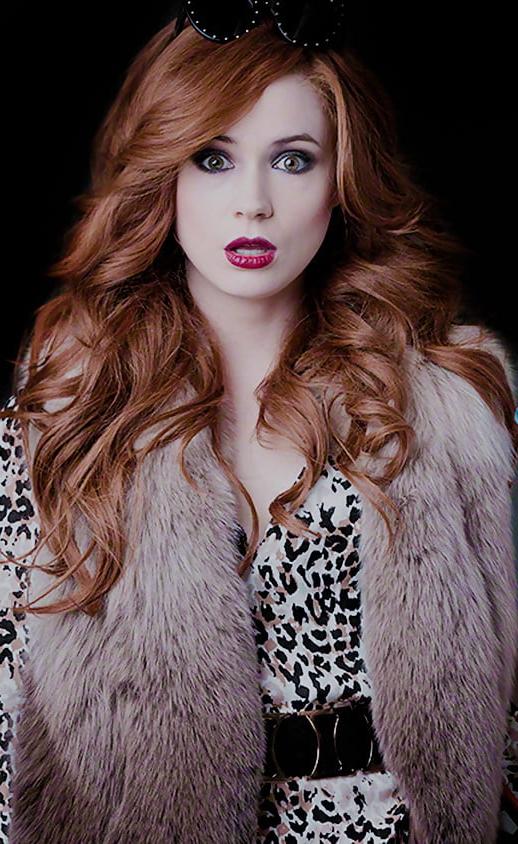 25P Karen Gillan Cum Museum