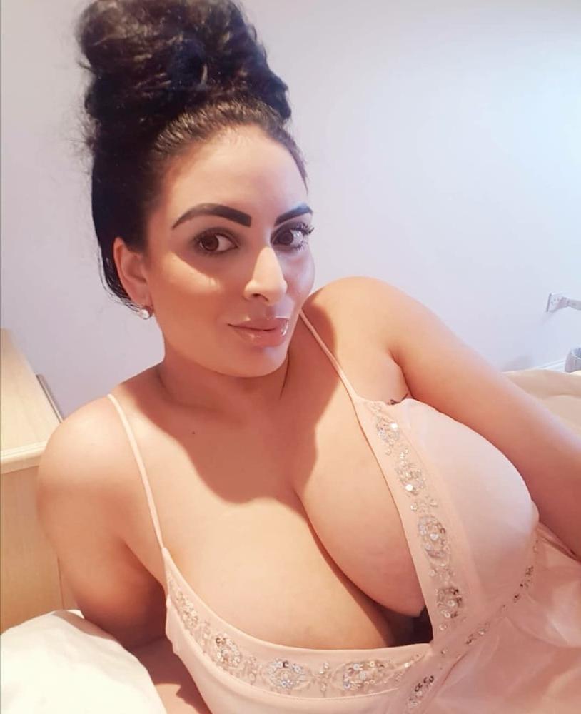 9P Big boobs Me