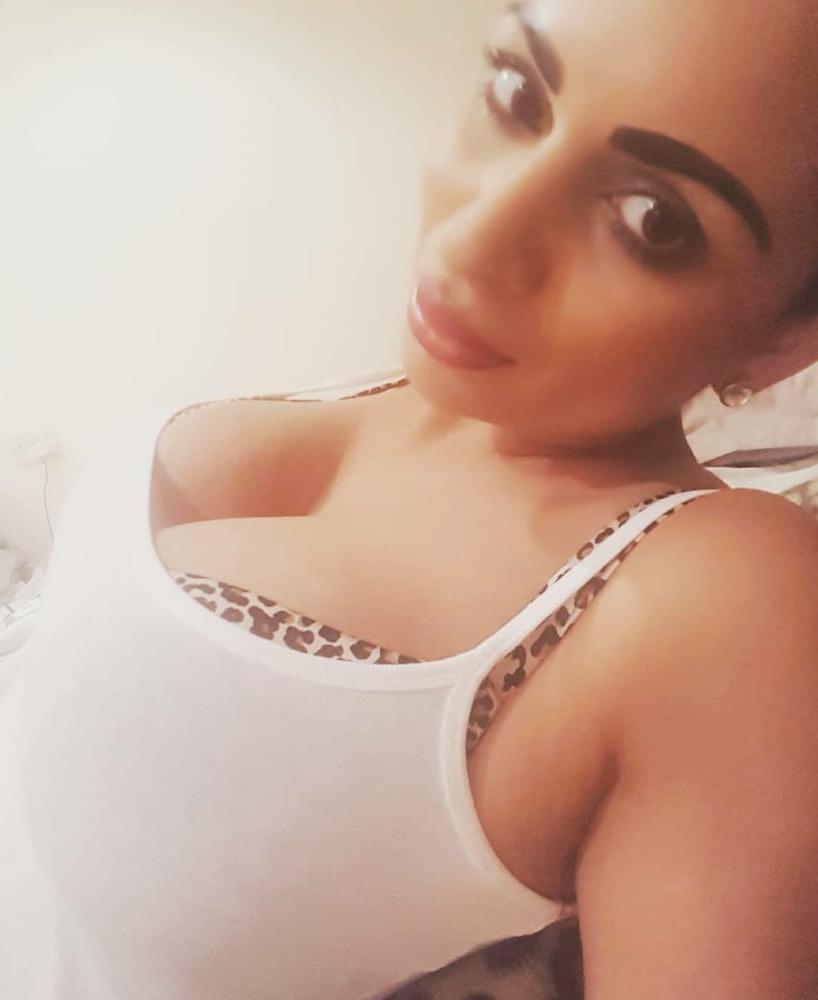 9P Big boobs Me