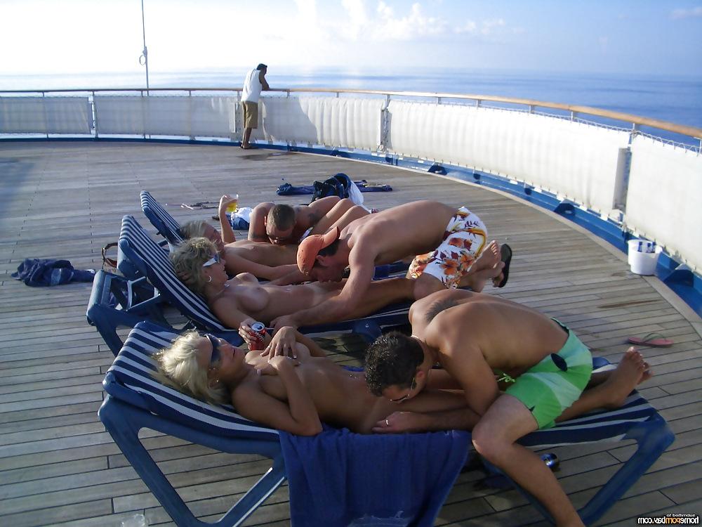 25P Rich babes on yacht