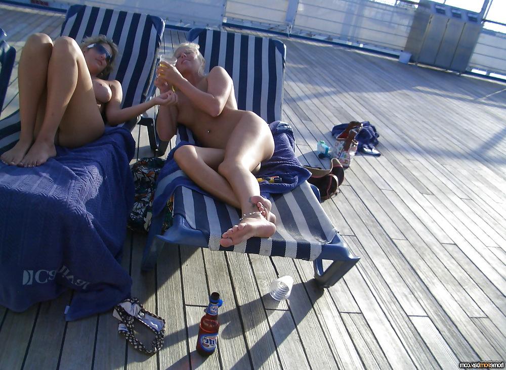 25P Rich babes on yacht