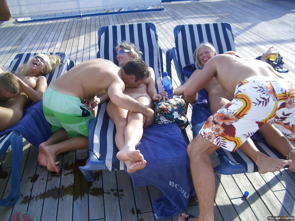 25P Rich babes on yacht