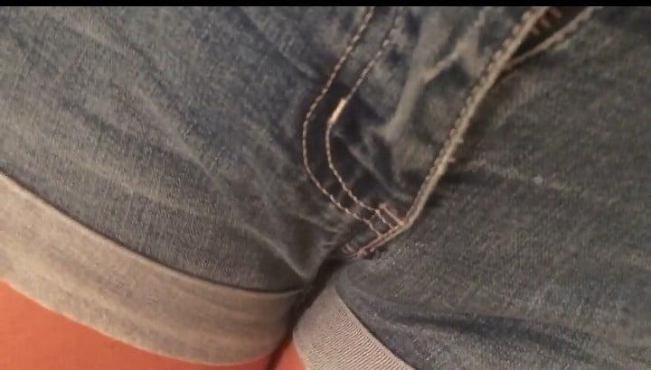 10P pee in shorts