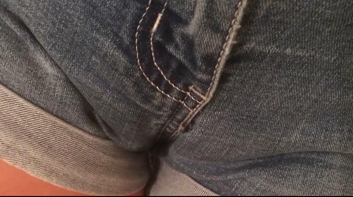 10P pee in shorts