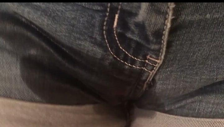 10P pee in shorts
