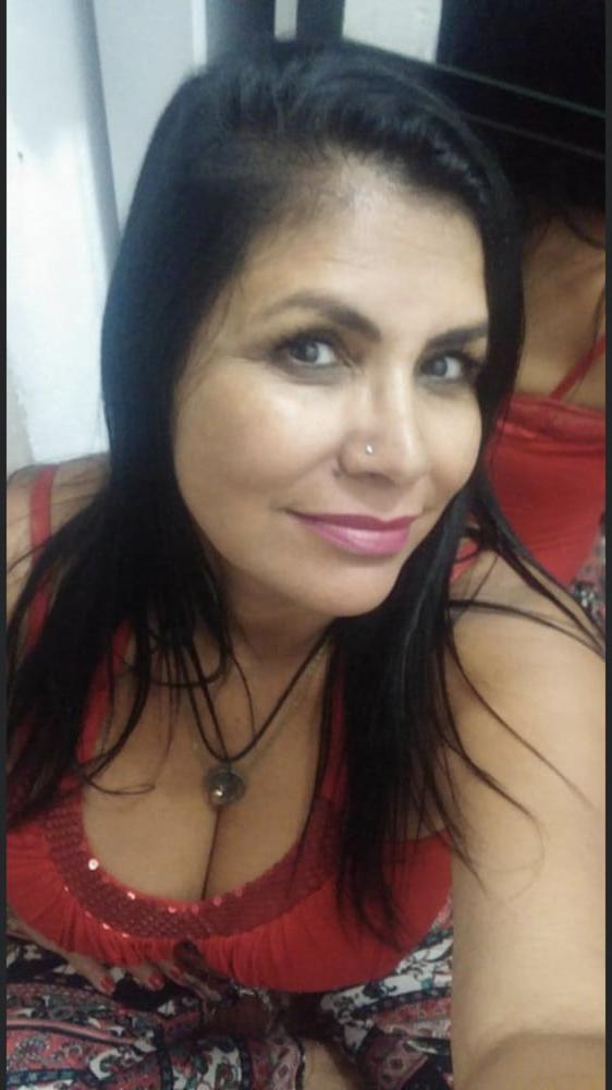 24P Nice brunette mom