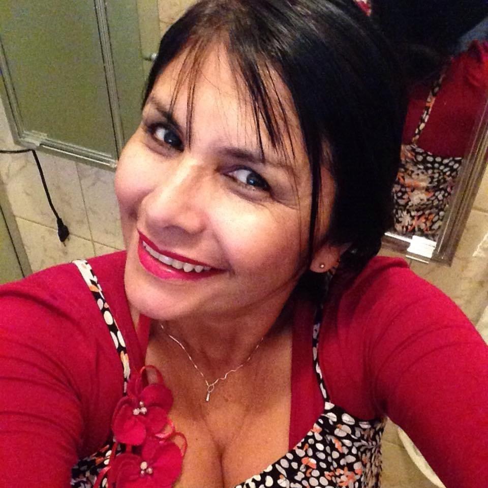 24P Nice brunette mom