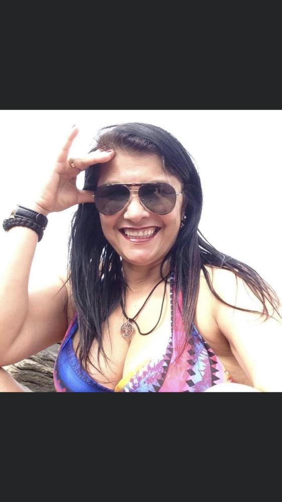 24P Nice brunette mom