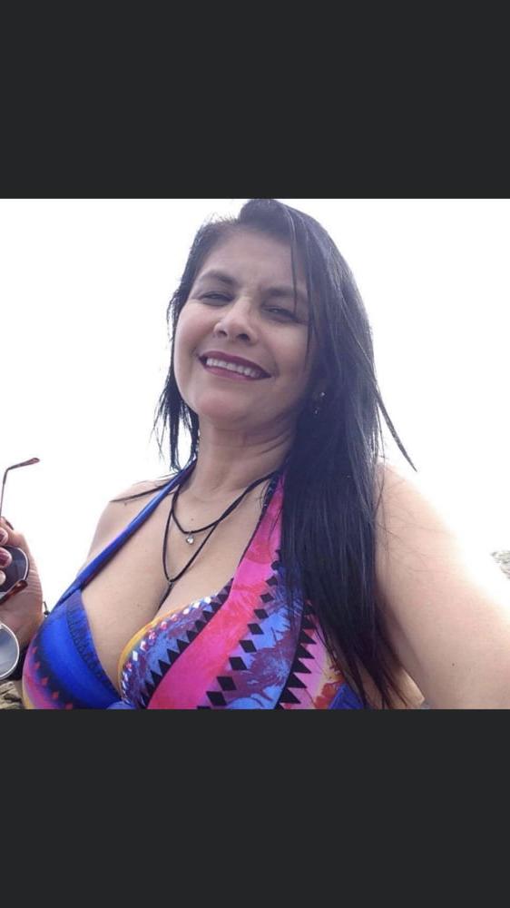 24P Nice brunette mom