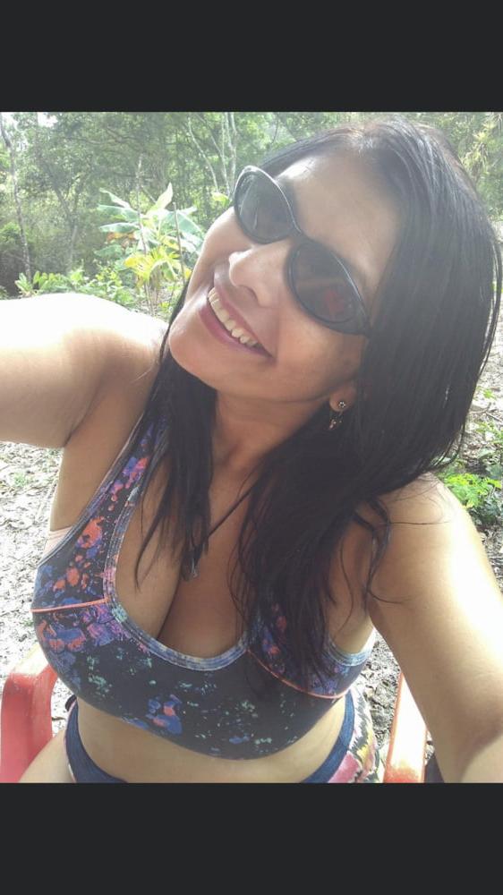 24P Nice brunette mom