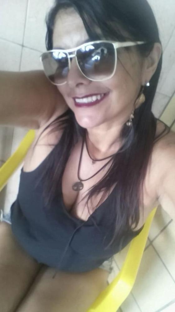 24P Nice brunette mom