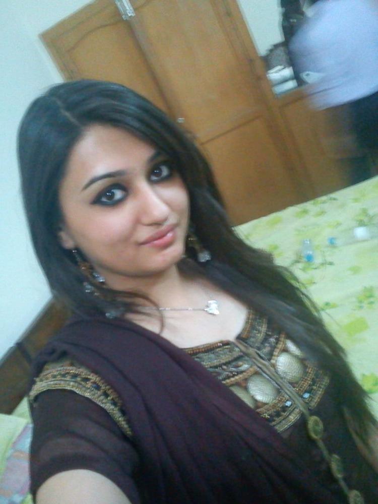 25P Desi Sexy girls make you cum