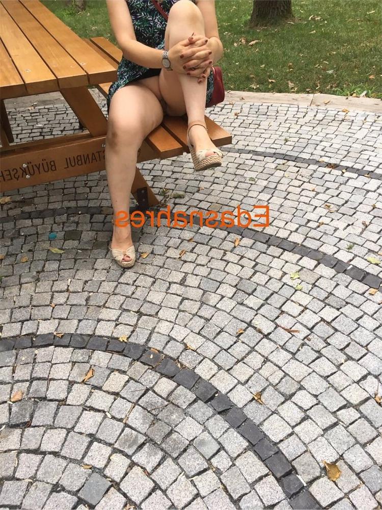 6P Turkish MILFS Mom Eda Voyeur Upskirt