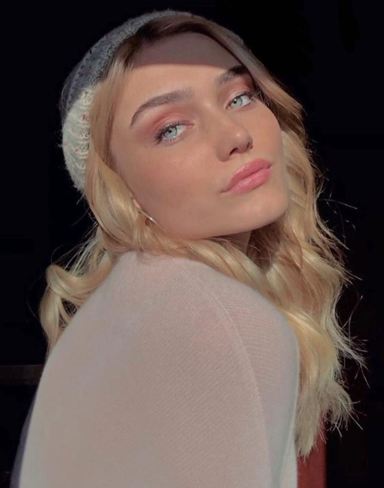 9P Meg Donnelly Cum Target