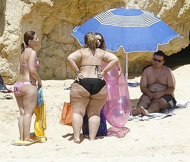 25P Random big ass, hips, tits and legs mature plus ladies