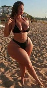 25P Random big ass, hips, tits and legs mature plus ladies