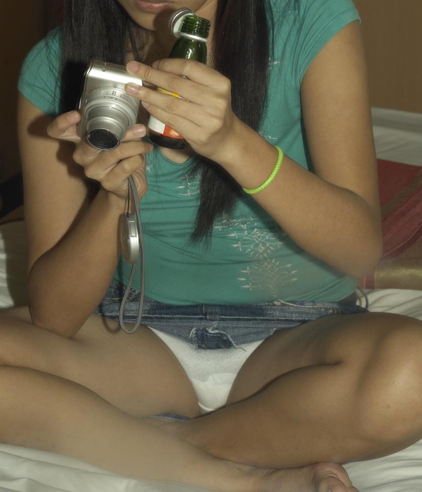 19P Pinay White Panty peek