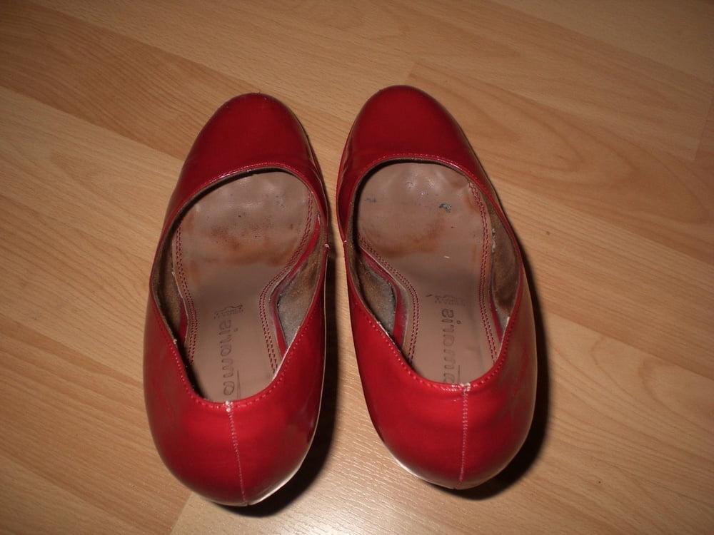 25P mom heels