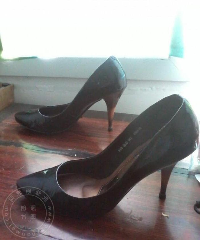 25P mom heels