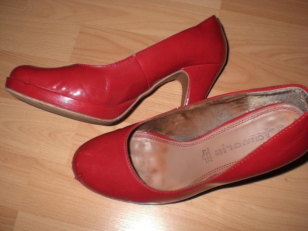 25P mom heels