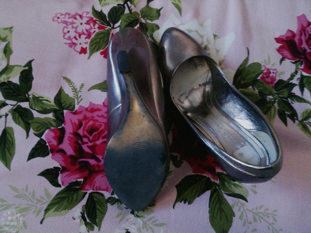 25P mom heels