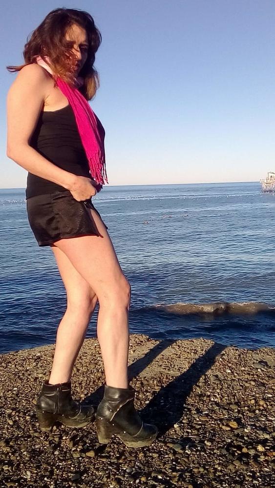 25P Local mature flatchested super-slut