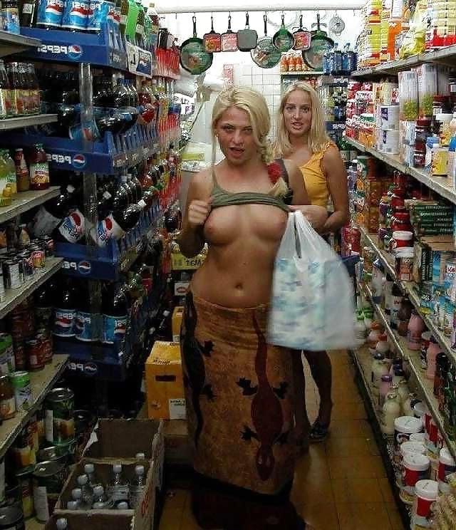 10P Store Whores 032