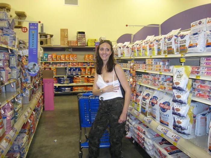 10P Store Whores 032