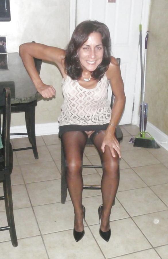 25P Mom loves to wear stockings