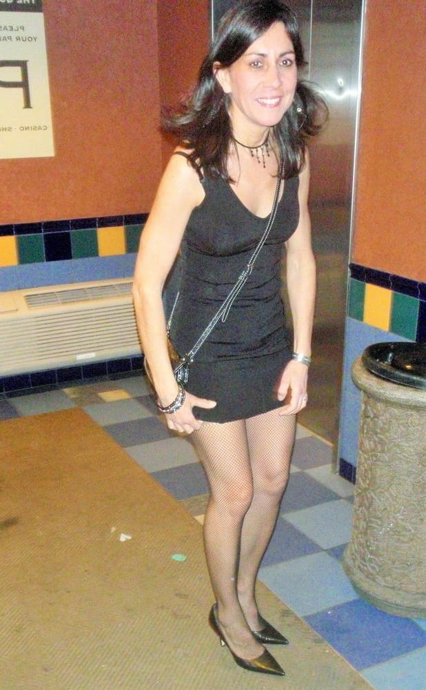 25P Mom loves to wear stockings