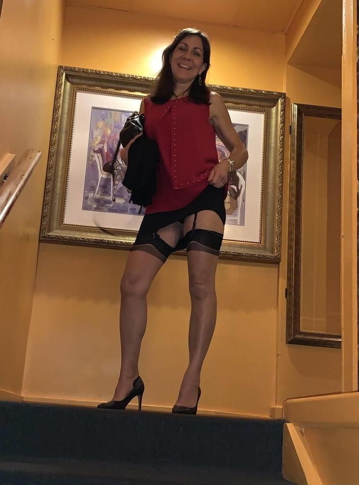 25P Mom loves to wear stockings