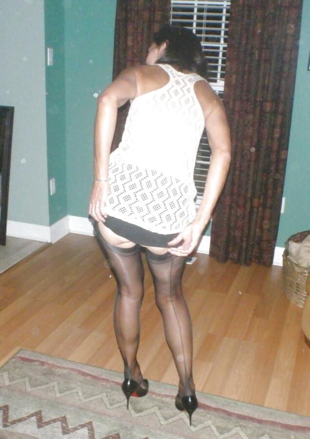 25P Mom loves to wear stockings