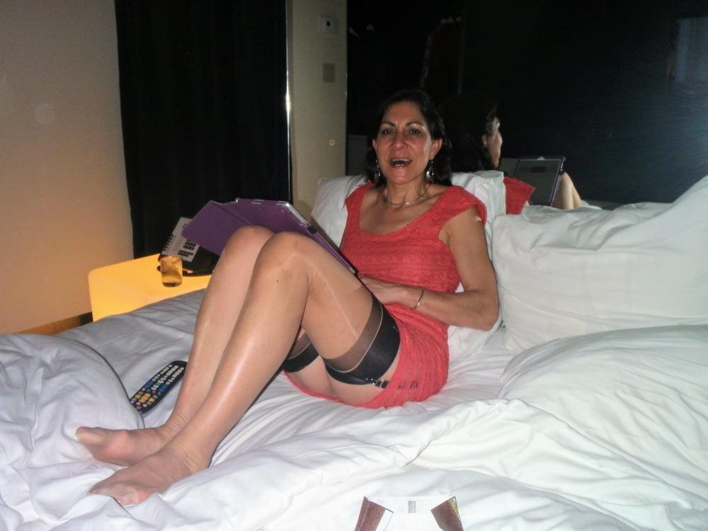 25P Mom loves to wear stockings