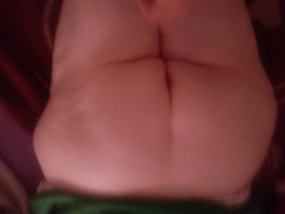 21P Holly's plump ass