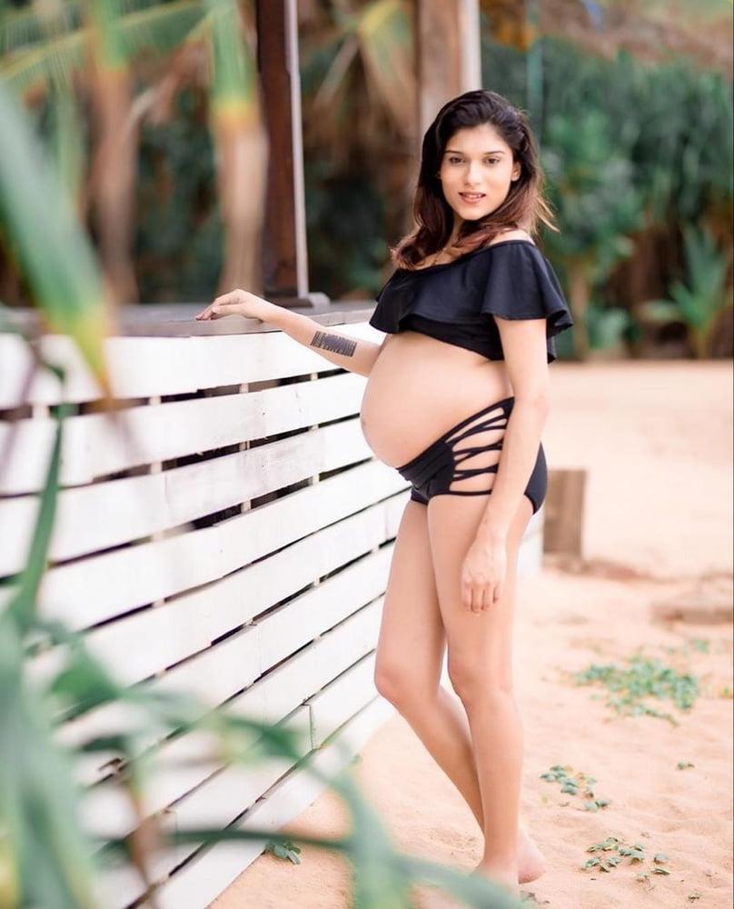 8P Sinhala pregnant mom