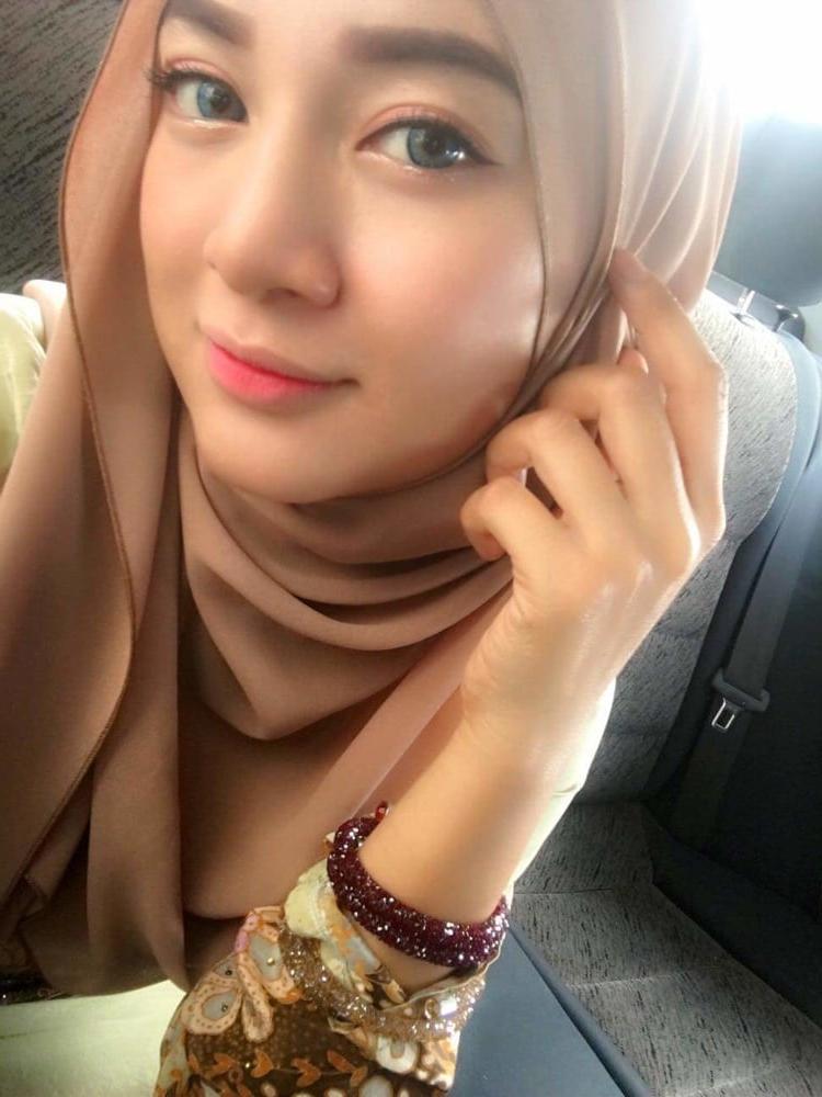 25P Mix Malay-Chinese Puteri Ain Arriana Cute Big Boobs
