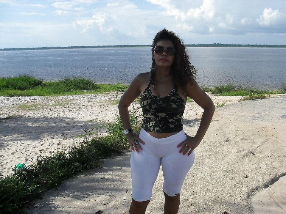 23P mature milf big booty