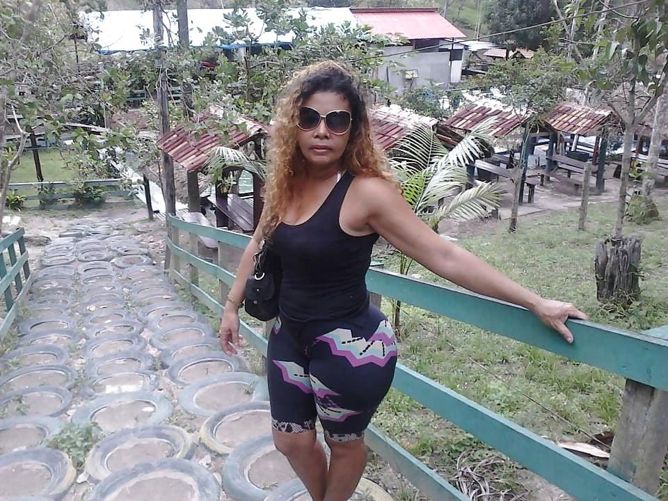 23P mature milf big booty