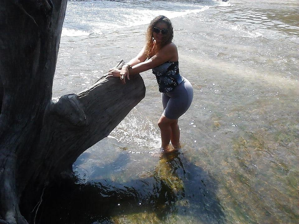 23P mature milf big booty