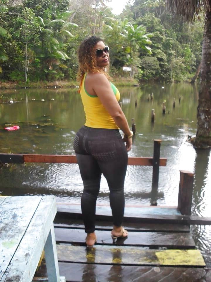 23P mature milf big booty