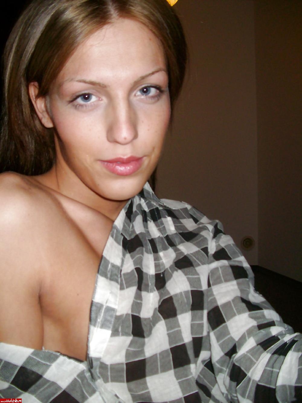 13P Nicole Beatiful escort german amateur