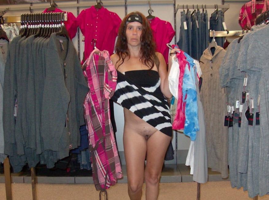 10P Store Whores 034