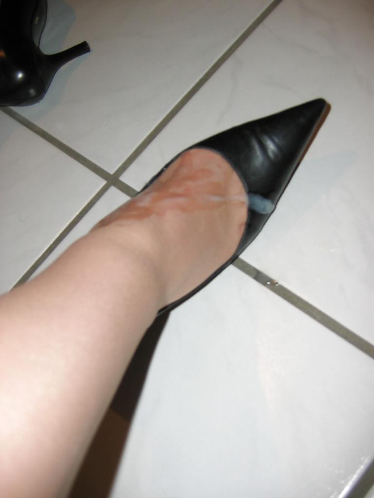 22P Heels and Pantyhose